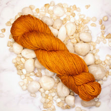 Load image into Gallery viewer, Wulfenite