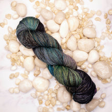 Load image into Gallery viewer, Labradorite